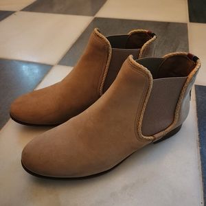 Tommy Hilfiger Suede Chelsea Boots